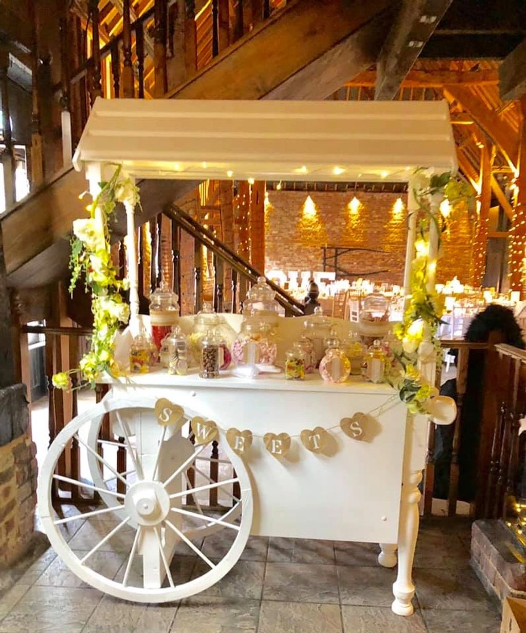 Sweet cart wedding
rustic sweet cart