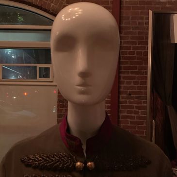 Model Alexa's headshot wearing Gucci.