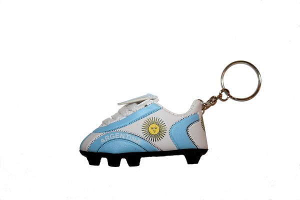 ARGENTINA COUNTRY FLAG SHOE CLEAT KEYCHAIN .. NEW AND IN A PACKAGE