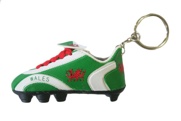 WALES COUNTRY FLAG SHOE CLEAT KEYCHAIN .. NEW AND IN A PACKAGE