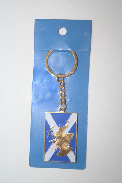 SCOTLAND SQUARE SHAPE FLAG METAL KEYCHAIN .. NEW AND IN A PACKAGE