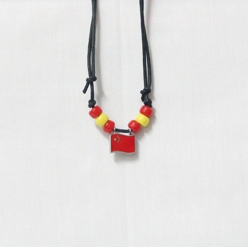 CHINA COUNTRY FLAG SMALL METAL NECKLACE CHOKER .. NEW AND IN A PACKAGE