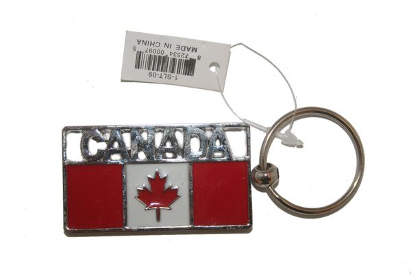 CANADA SQUARE COUNTRY FLAG METAL KEYCHAIN .. NEW AND IN A PACKAGE