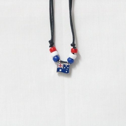 AUSTRALIA COUNTRY FLAG SMALL METAL NECKLACE CHOKER .. NEW AND IN A PACKAGE