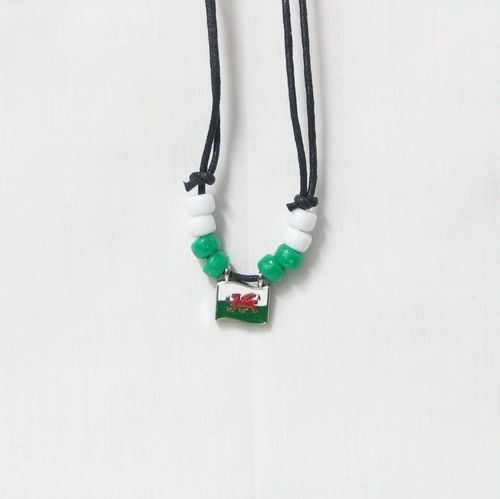 WALES COUNTRY FLAG SMALL METAL NECKLACE CHOKER .. NEW AND IN A PACKAGE