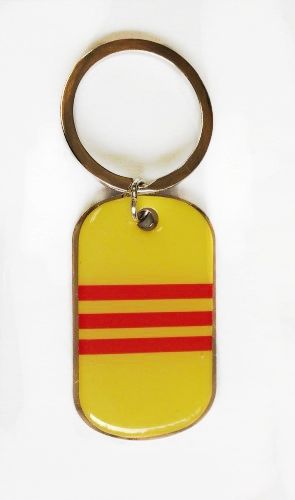 SOUTH VIETNAM COUNTRY FLAG METAL KEYCHAIN .. NEW AND IN A PACKAGE