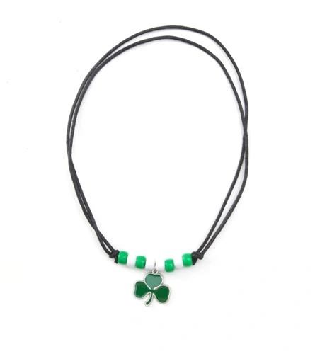 IRISH 3 SHAMROCK SMALL METAL NECKLACE CHOKER .. NEW AND IN A PACKAGE