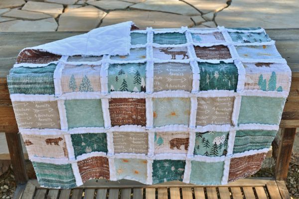 How to Sew a Soft and Cozy Rag Quilt {sewing tutorial}