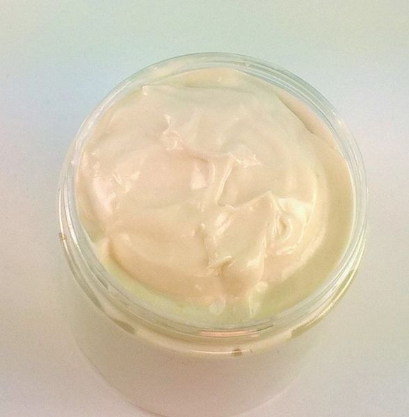 Sweet Pea scented body butter 4 oz