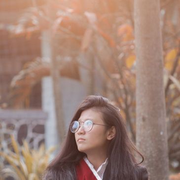 A girl seeing clearly.