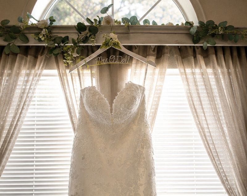 07_wedding_dress_detail_v2.jpg
