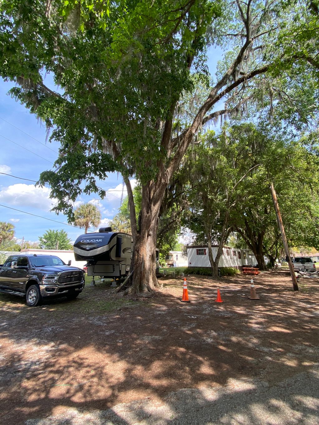 RV - Camper sites

 
$45+Tax Per night
$260 - $295+Tax Weekly
Water and electric hookup included fre