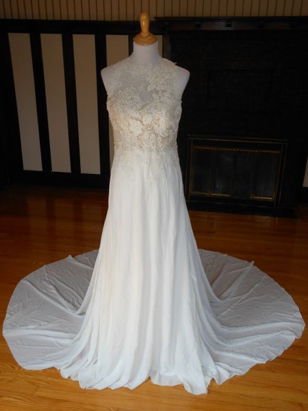 La Sposa by Pronovias Wedding Dress Palmera