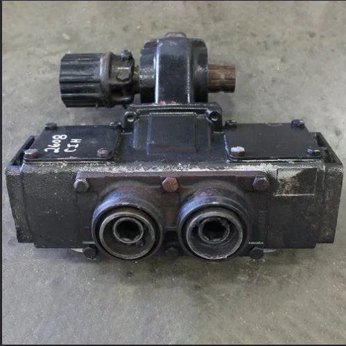 GFI84571976: Used Row Unit Gearbox Assembly. For: Case IH 2606, 2608, 2612, 4406, 4408, and 4412. Price includes Core Charge of $300 which is to be refunded when the old core is returned to us.