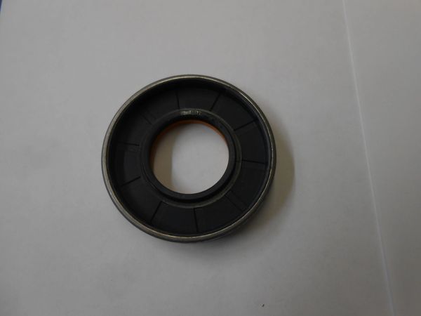 GFI87589078 Oil seal for Case IH Stalk Roller; fits Case IH 3200 & 3400 Series Corn Heads