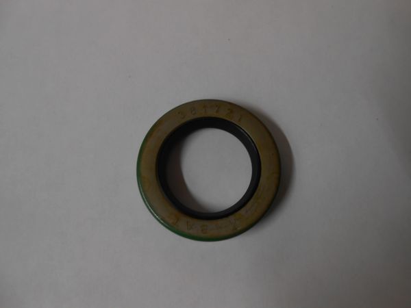 GFI381721R91 Stalk Roll Gearbox Oil Seal; Fits IH 800 series Corn Heads.