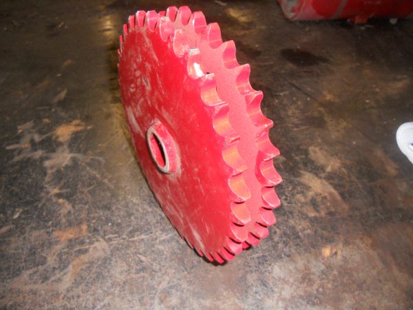 GFI1338460C1 Sprocket 35T-60-2 Drive Sprocket. Standard Speed. Welded-On Hub. Replaces OEM#1338460C1