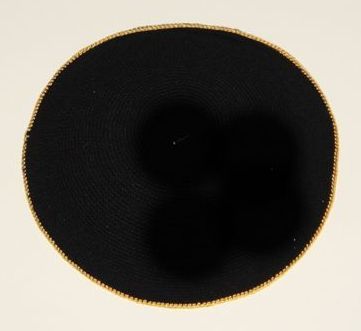 Kippah Knit Extra Fine Black w/Gold border - Size: 6"