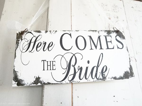 Distressed chic Shabby/'Here Comes Your Bride/' personalised wedding sign gift
