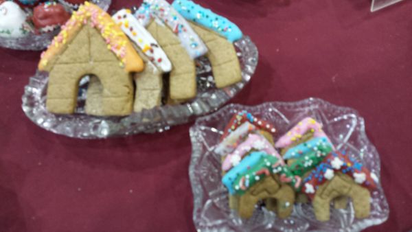 Gingerbread Doghouses - wheat free
