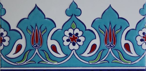Turkish Iznik Floral Pattern Border and Tile Set