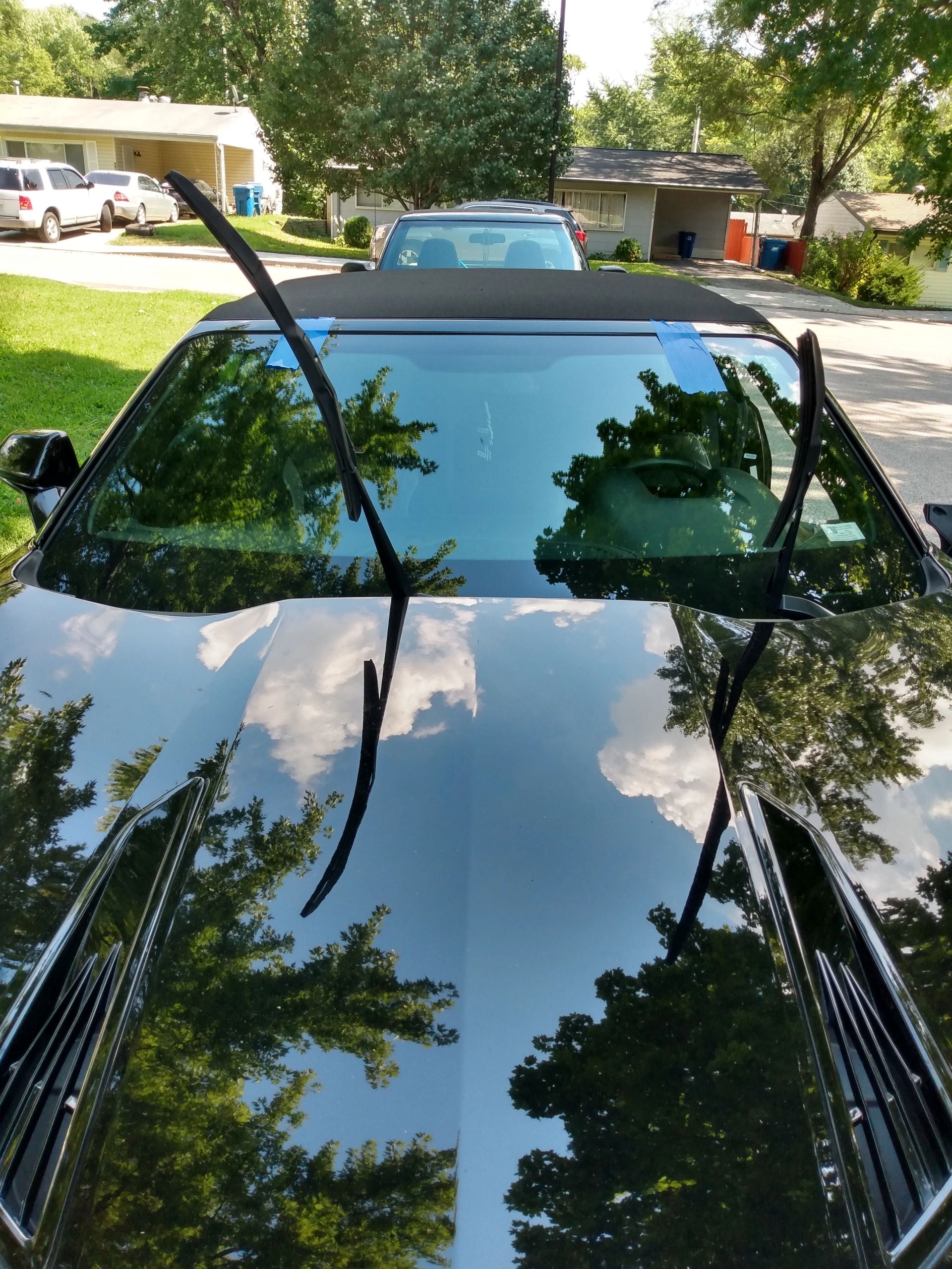 Windshield replacement in a Chevrolet Camaro