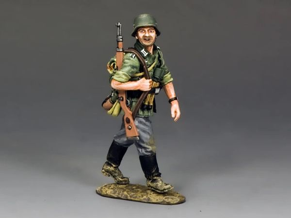 KING AND COUNTRY, WS205, 1/30, SOLDAT LOOKIG RIGHT, (BOXED)