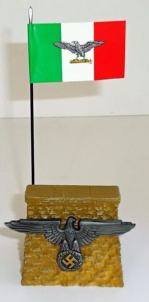QUARTERMASTER CORP, REWST 1, 1/32 & 1/30, REVIEW STAND WITH ITALIAN FACIST FLAG (UNB0XED)