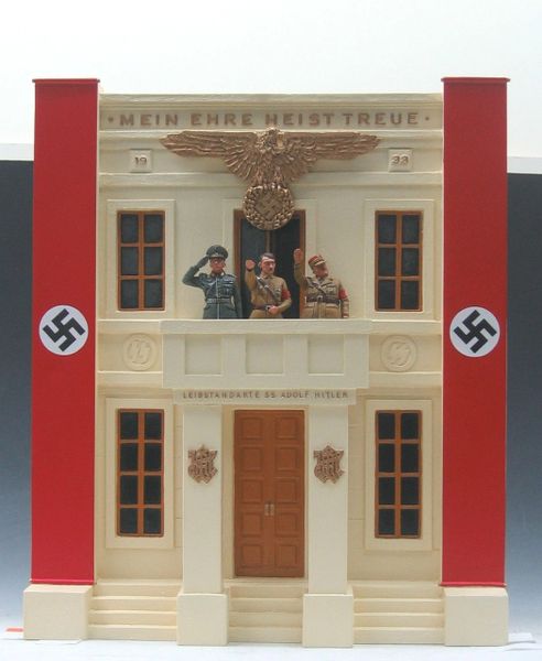 KING AND COUNTRY, LAH042, 1/30. HEADQUARTERS ENTRANCE, (2002 (BOXED) (1 AVAILABLE) additional shipping applies