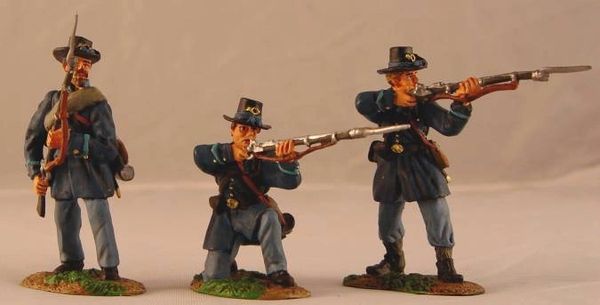 CONTE, ACW57117, 1/32, UNION IRON BRIGADE FIRING, (BOXED)