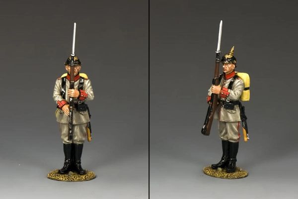 KING AND COUNTRY, FW137, 1/30, EARLY WAR GERMAN At attention , BOXED (1 remaining)