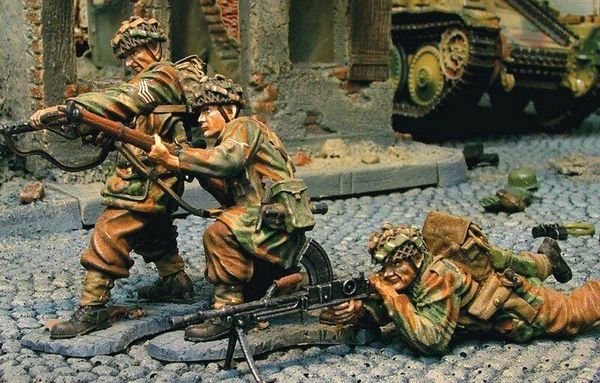 The COLLECTORS SHOWCASE,CS00268, 1/30th, British Red Devil Attack Team (boxed)