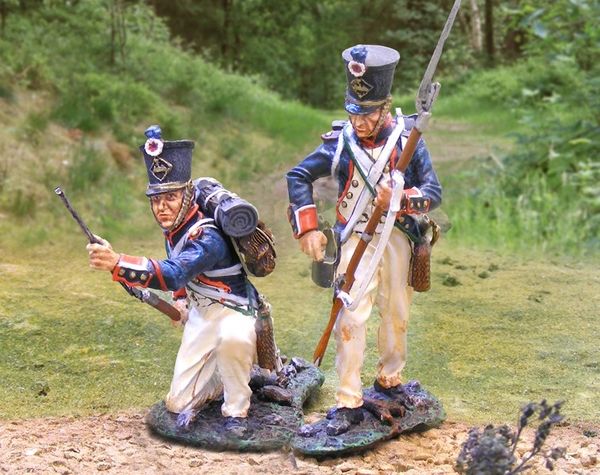 The COLLECTORS SHOWCASE, CS00663, 54mm French Line Infantry Re-loading