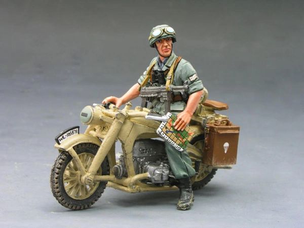 KING AND COUNTRY, 1/30, FJ009-07 Dispatch Rider (Boxed)