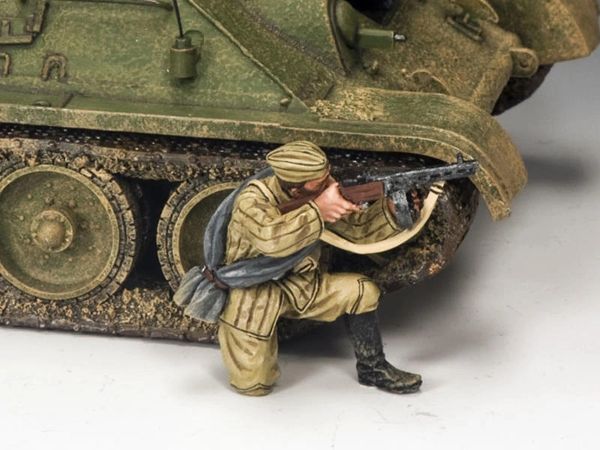 KING AND COUNTRY, RA043, 1/30, Red Army Soldier Kneeling firing (Boxed)