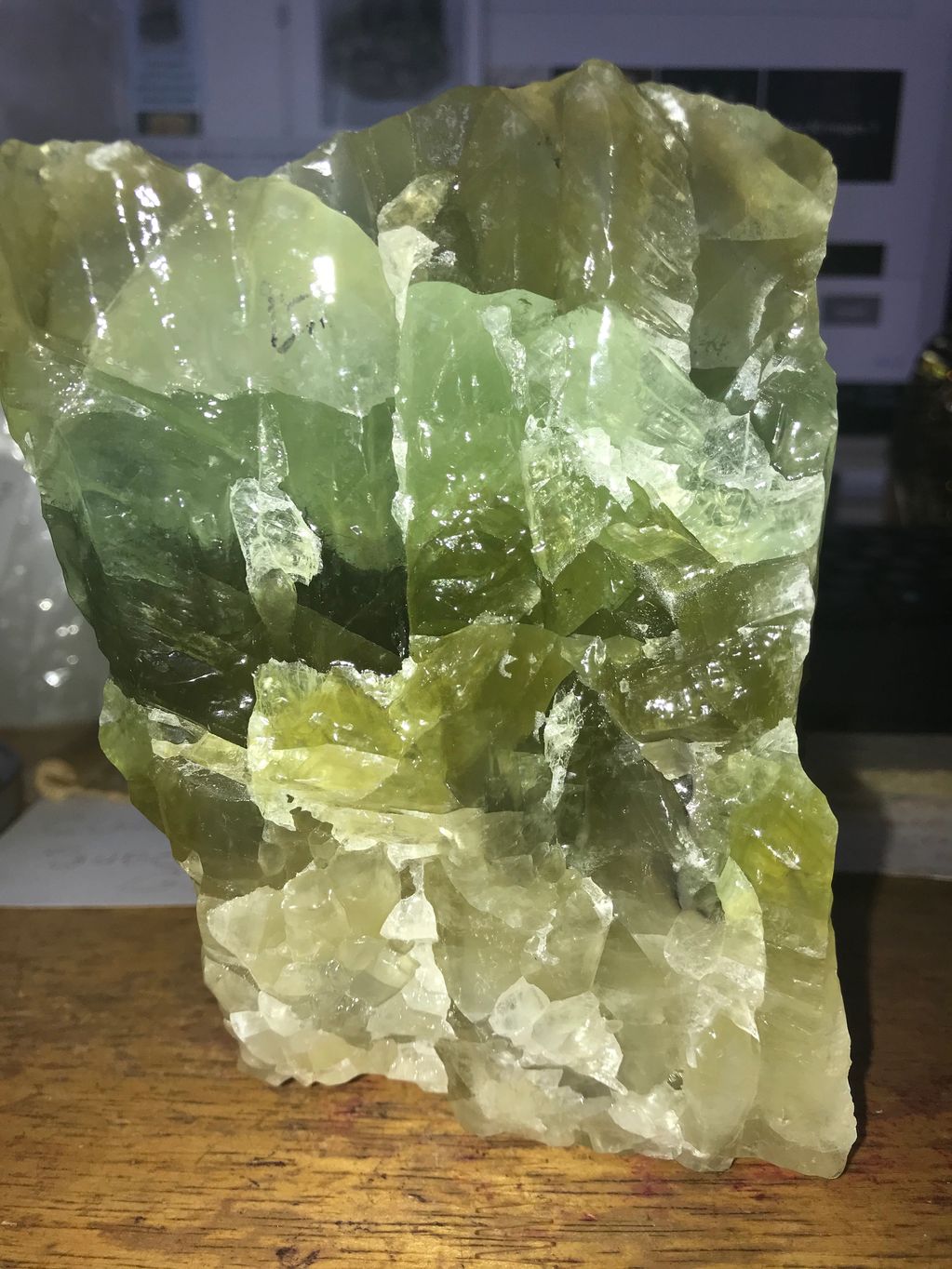 Green calcite can assist in dissolving old rigid belief systems, restoring balance to your mind. It 