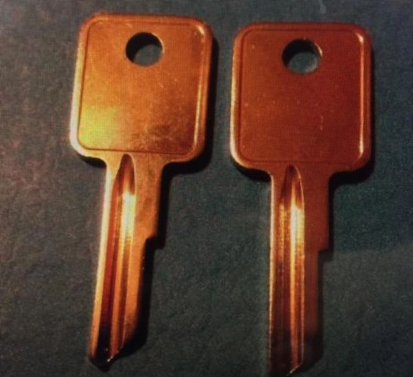 2 CENTURY CAMPER SHELL CAP KEYS,CODES DM601 DM650 TRUCKTOPPER CTC KEY