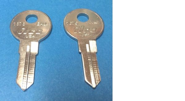 2 Leer Truck Cap Keys Code Cut 200r To 249r Jason Camper Cover Topper Key