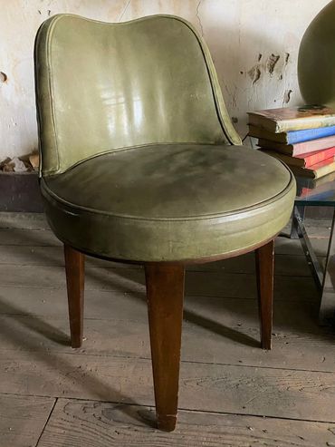 Swivel Chair by Dunbar   