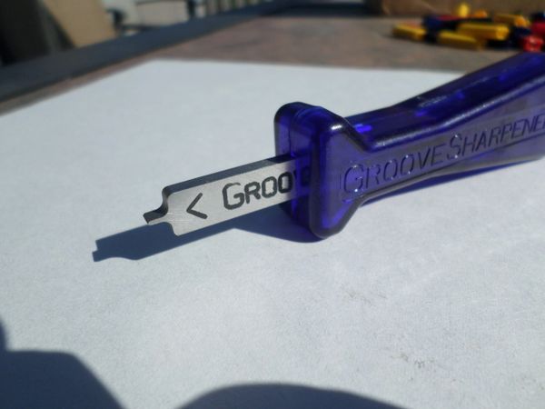 UV Groove Sharpener