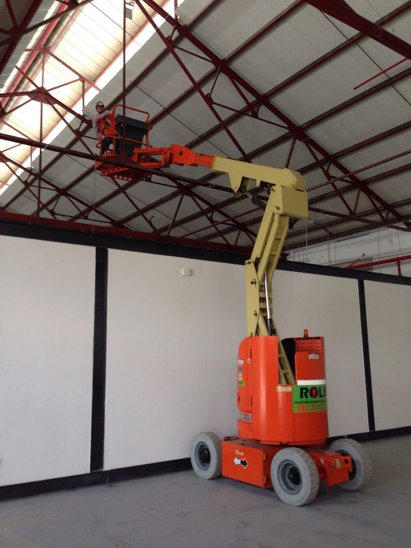 JLG300AJP altura de trabajo 10,97 mts