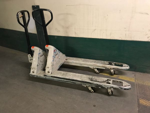 Crown Pallet Jack Model PTH50 27” x 48” - Used - GoodCondition