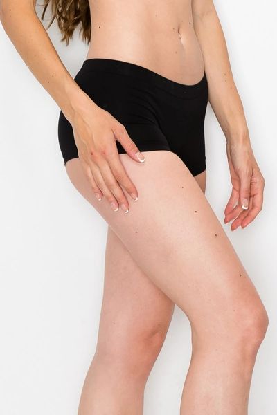 YB01 Seamless Satin Boyfriend Shorts