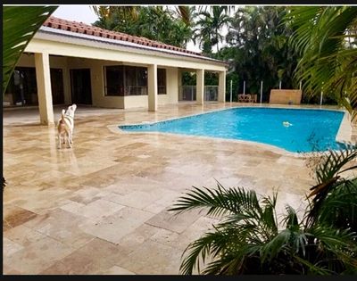 Travertine stone pool deck and patio