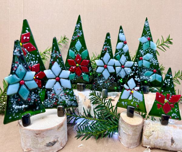 schommel consultant Reizen Poinsettia Fused Glass Christmas Trees | Pumpkin Glass