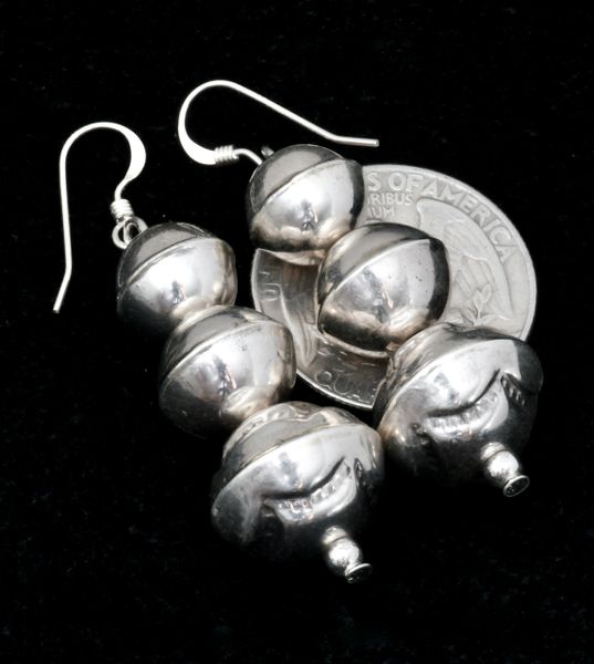 Bright finish graduated Sterling bead (Navajo 'pearl') earrings. SOLD! #2332