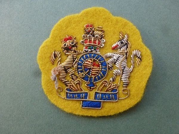 Gold on Cavalry Yellow (bullion) | British Military Badges