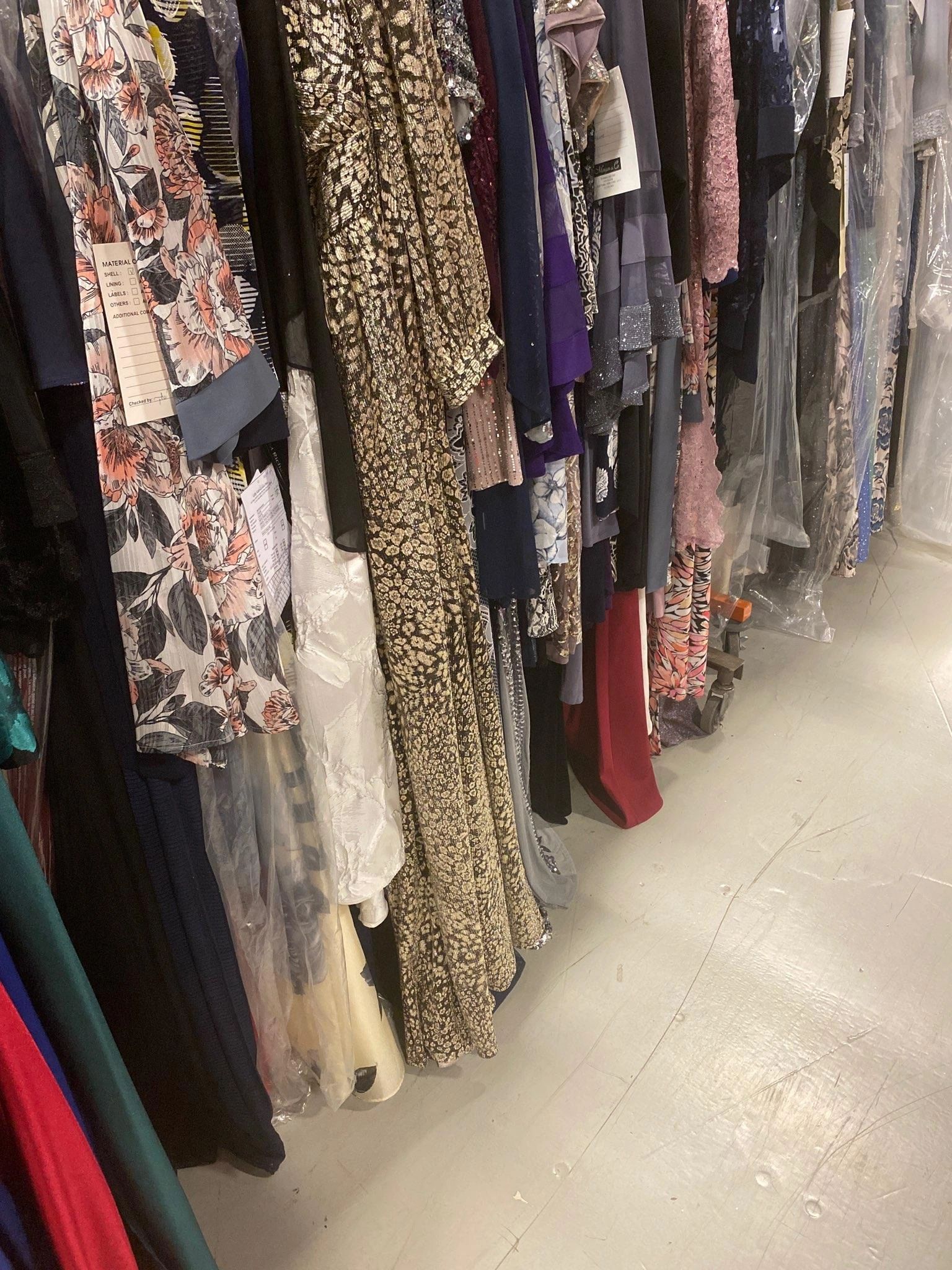 wholesale clothing outlet