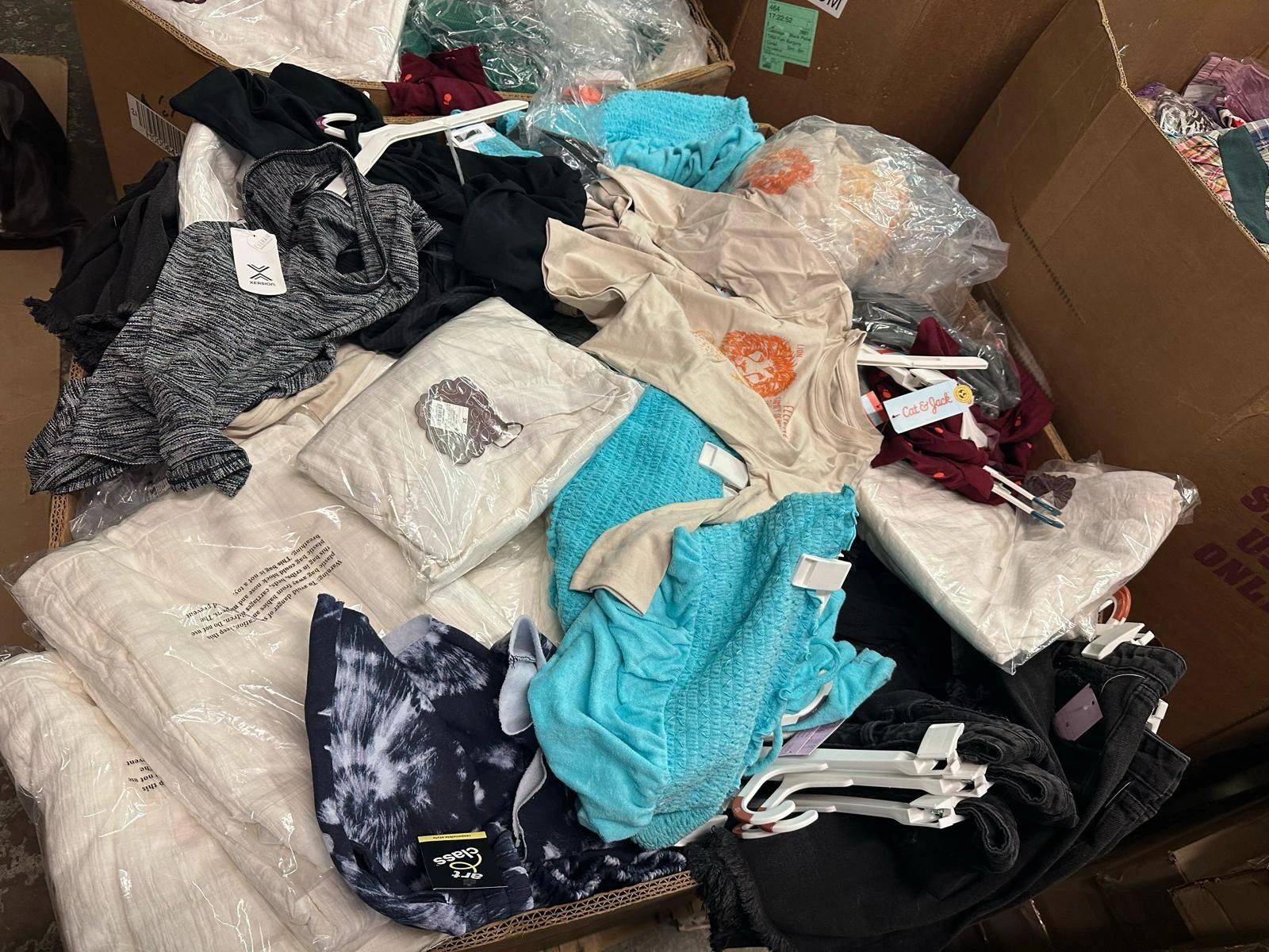 Wholesale Pallet Of 1,000 Pieces Of Target Clothing | CloseoutExplosion.com