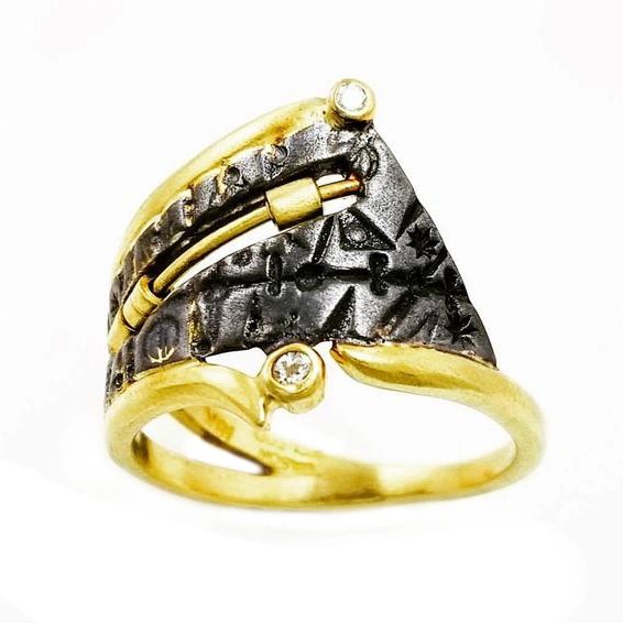 Time Traveler Delicate Ring with Diamonds
